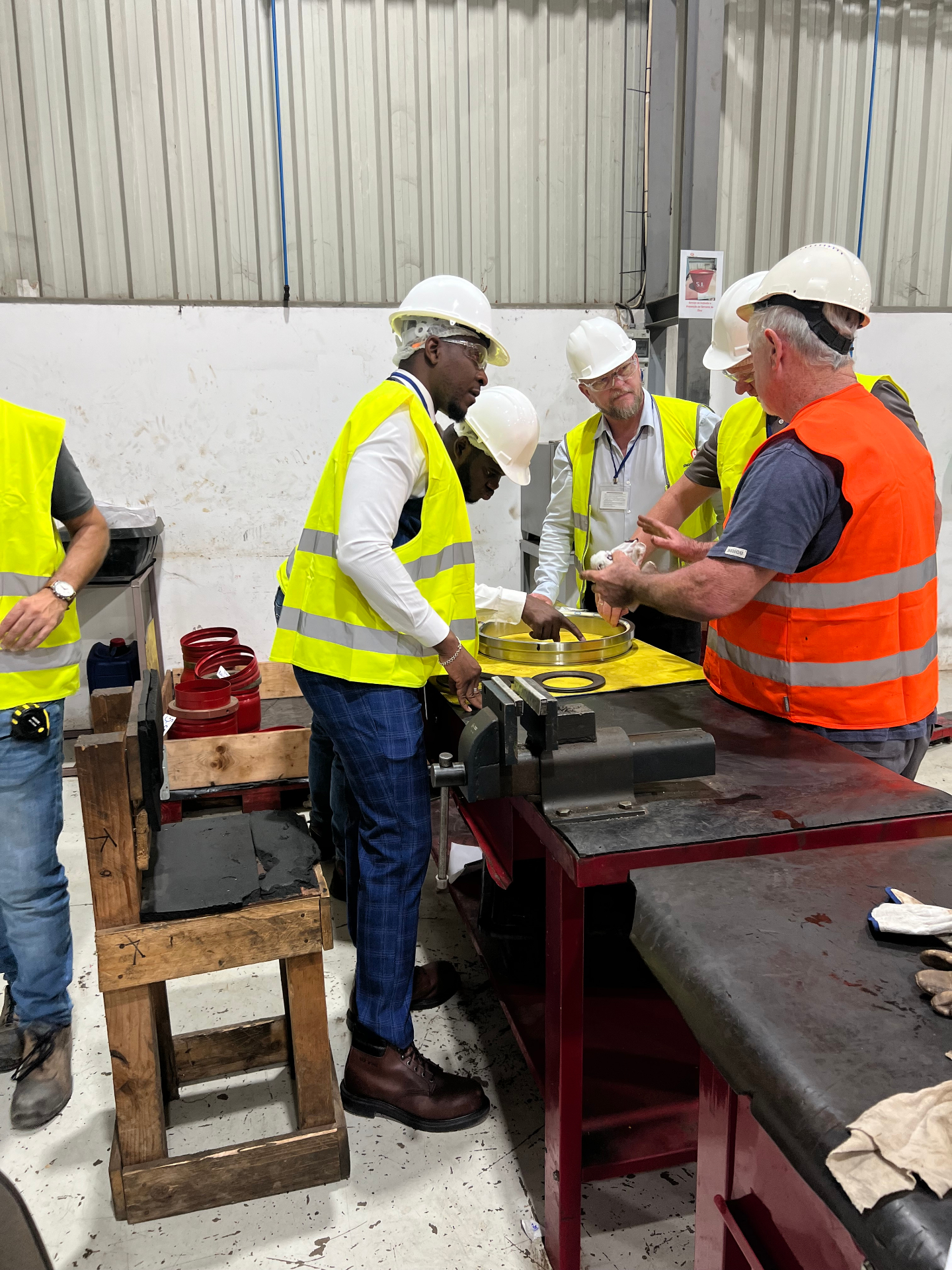 Treinamento técnico industrial com equipa Elevare